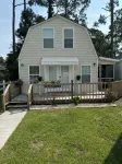Adorable Two Bedroom Cottage Guesthouse (2 Story) - 4 stjerner