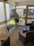 Adorable Two Bedroom Cottage Guesthouse (2 Story) - 4 stjerner