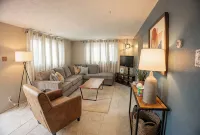 Charming 2-bedroom casita with WiFi, AC in fabulous Albuquerque, New Mexico - บังกะโล