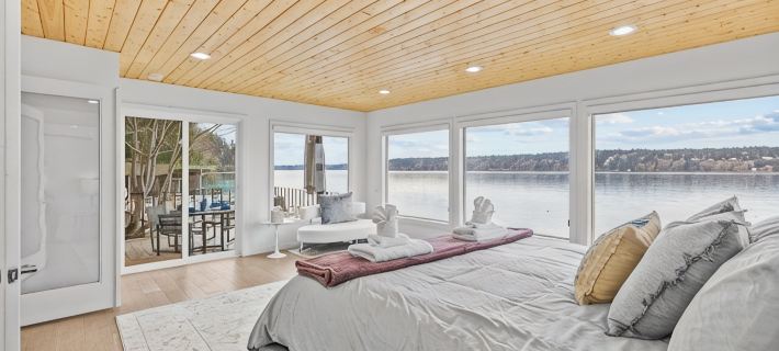 Vashon Modern Beachfront Getaway: Pet & Family-Friendly with Stunning Views! Hotels in Vashon