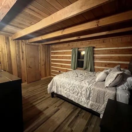 Quiet Cabin Nestled in Red River Gorge. Close to world class hiking and climbing