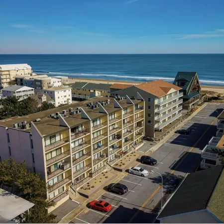 100 Yards to the Beach in the Heart of Ocean City 42nd St. 2 Bed 2 Bath Sleeps 6