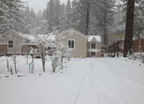 Aspen Ridge Chalet Walk to downtown Truckee and Safeway private hot tub dog ok - 3 星級