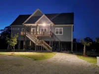 Emerald Isle,  Family vacation home, walk to beach and sound with in ground pool - Wi-Fi