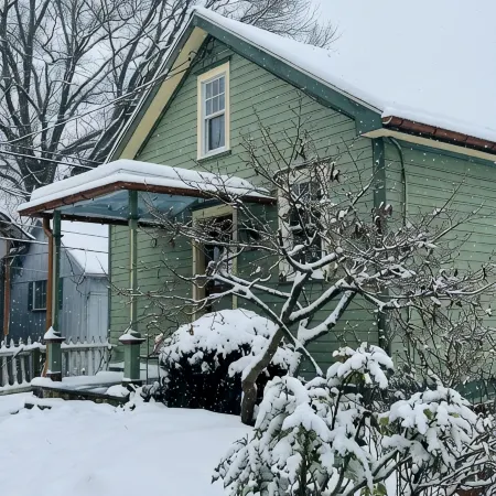 Charming Carriage House in the Heart of Kennett