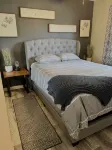 Tranquil Retreat In the Pines w/Mountain Views! Updated 1 Bed 1 Bath - balcony