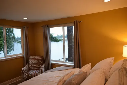 Seattle Tacoma Seattle Airport/Light Rail SeaTac 1BR Apt Waterfront Lake Home #5 - 4-Star