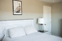 Modern Townhouse Walking Distance to Downtown - Wifi