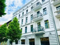 Wschodnia Elegans Aparthotel Hotels near Town Hall