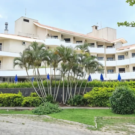 Hotel Praia Brava Отели рядом с достопримечательностью «Пляж Брава»