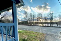 3 Bed / 1.5 Bath Townhome - 4つ星