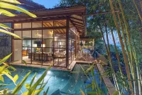 7Br Ocean View Villa in Manuel Antonio with Two Pools and Private Elevator - 2 stjerner