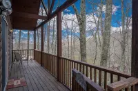 Amazing Cabin w/Firepit, Gametable, Hot Tub, Wifi, Cable - Chalets