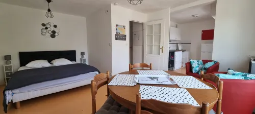 Confortable Studio Avec Balcon en Plein Centre de Concarneau - Parking Privé - 3 étoiles