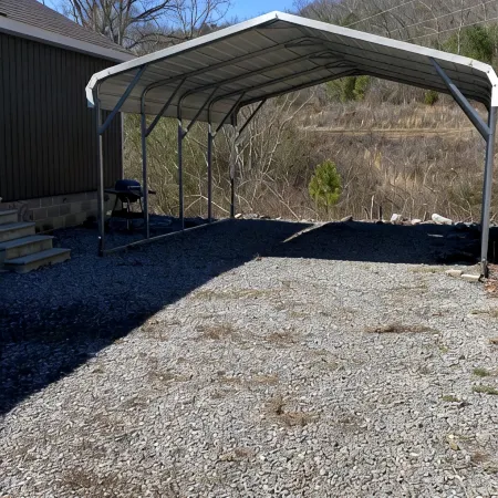 Quiet fishing cottage with lake view. 2 BR/2BA<br> “come catch some memories”