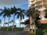 Amazing Views & Condo! Heated Waterfall Pool & Hot Tub, Free Wifi and Parking! - 健身室/gym room