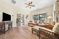 Cherry Ave Cottage Close to Downtown, Skiing, and More - Boutique