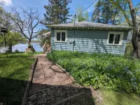 Cozy Private Cabin on a Quiet Lake with Your Own Beach. - 2 estrellas