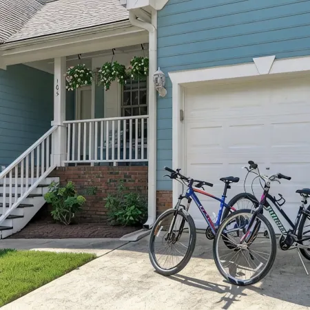 Discover NCSU close by! Cozy Cary retreat awaits.