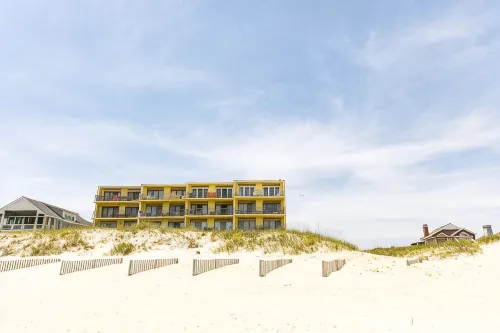 Oceanfront Obx Condo, Top Floor, Walk-in Shower and Patio - 4 estrellas