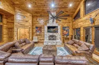 La Mansion on the Frio - Pickleball Court, Pool - 4-Star