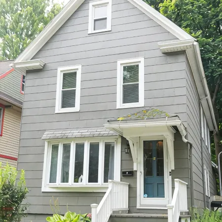 Serenity in South Wedge: desirable walking community meets vibrant tranquillity!