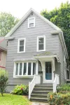 Serenity in South Wedge: desirable walking community meets vibrant tranquillity! - 3-Star