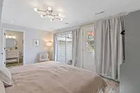 Gather the Fam! Close to everything, Home Theater, 2 Kitchens, 2 Living Rooms! - Villas