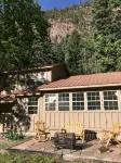 Quiet vacation house on forested property in Ouray - 2-Star