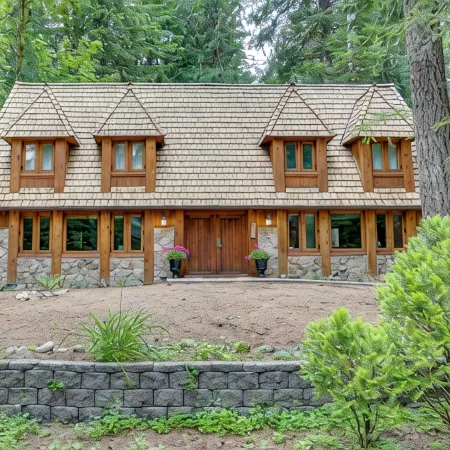 Mt. Hood Alpine Chalet w/ hot tub, kid & dog friendly