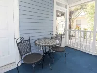 Quiet Cottage; Close to Beach, Pool & Shopping - 2-Star