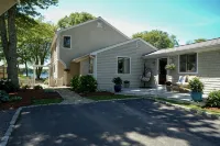 Beautiful lakefront vacation property in Mashpee - Wi-Fi