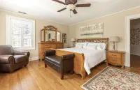 Luxury Mansion Retreat near Lake George and Saratoga - Swimmingpools
