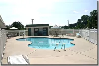 Sea Esta Motel II - Motels