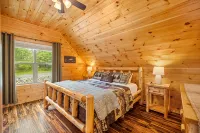 Cliffview Resort Lakefront  4Br, 3BTH- No Smoking/Pets. Fishing Dock, Game Rm. - 4-Star