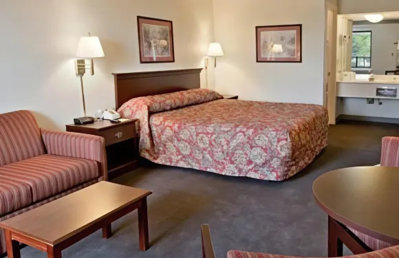 亨德森維爾戴斯酒店