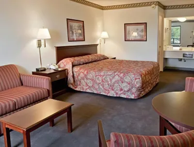 Days Inn by Wyndham Hendersonville فنادق في هندرسونفيل