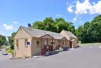 Golden Hill Inn-Danbury Hotels in Danbury