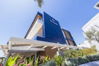 Island Boutique Hotel Hotels near Doe Statue
