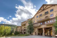 Red Hawk Lodge by Summit County Mountain Retreats Hotels in Dillon
