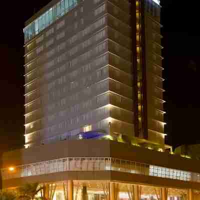 Acacia Hotel Manila Hotel Exterior