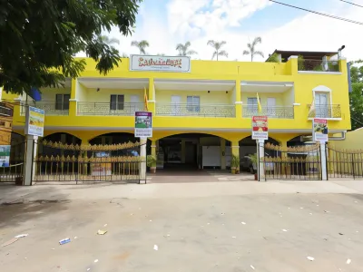 Redfox Cinemascope An Apart Hotel