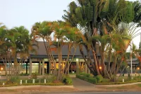 塔努阿海濱酒店