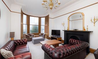 Altido 5 Bedroom Apt Near Meadows and George Square