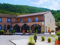 Hôtel - Restaurant Les Châtaigniers Hôtels à : Gluiras