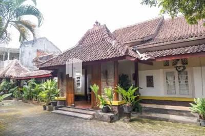 Monginsidi Guest House Syariah Malioboro Yogyakarta Mitra RedDoorz Hotel a Jetis