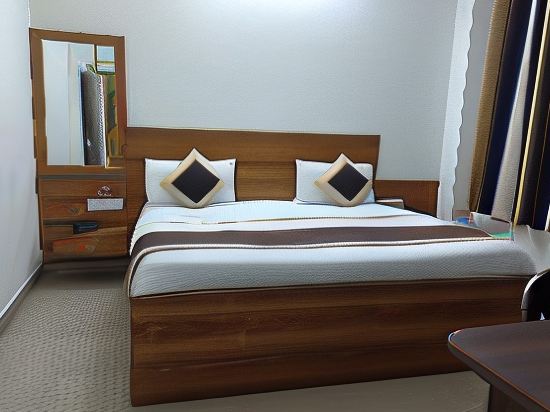Hotel Divine