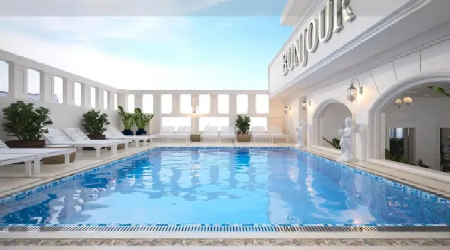 Bonjour Nha Trang Hotel Отели рядом с достопримечательностью «Башня Чамхыонг»