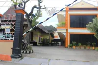 Homestay Simpang Tujuh Hôtels à : Cepu