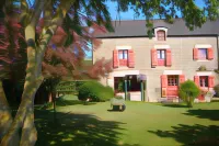 Au Jardin d'Eloïse Hotels in Pleslin-Trigavou